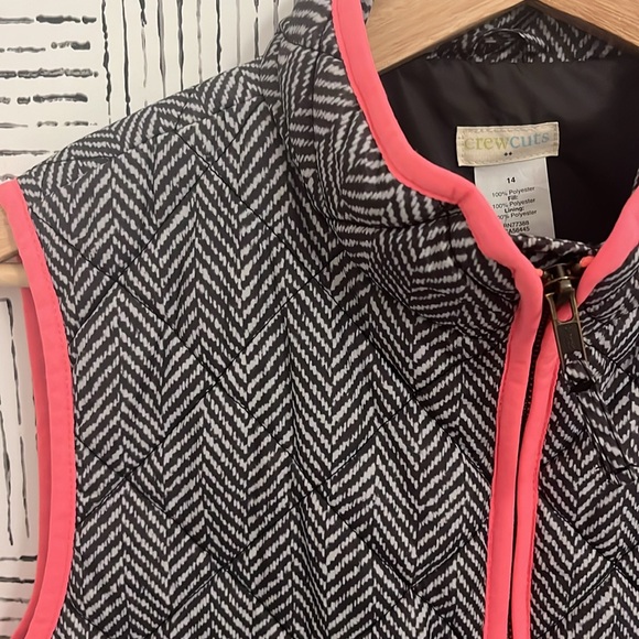 Herringbone puffer with neon trim - Picture 3 of 5